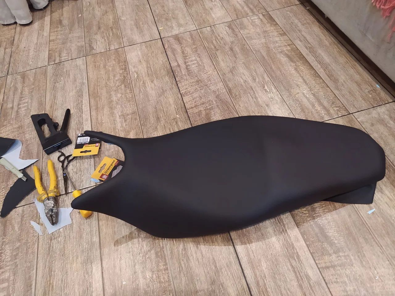 Capa R$ 60,00 Bancos de  motos instalada !!  - Foto 3