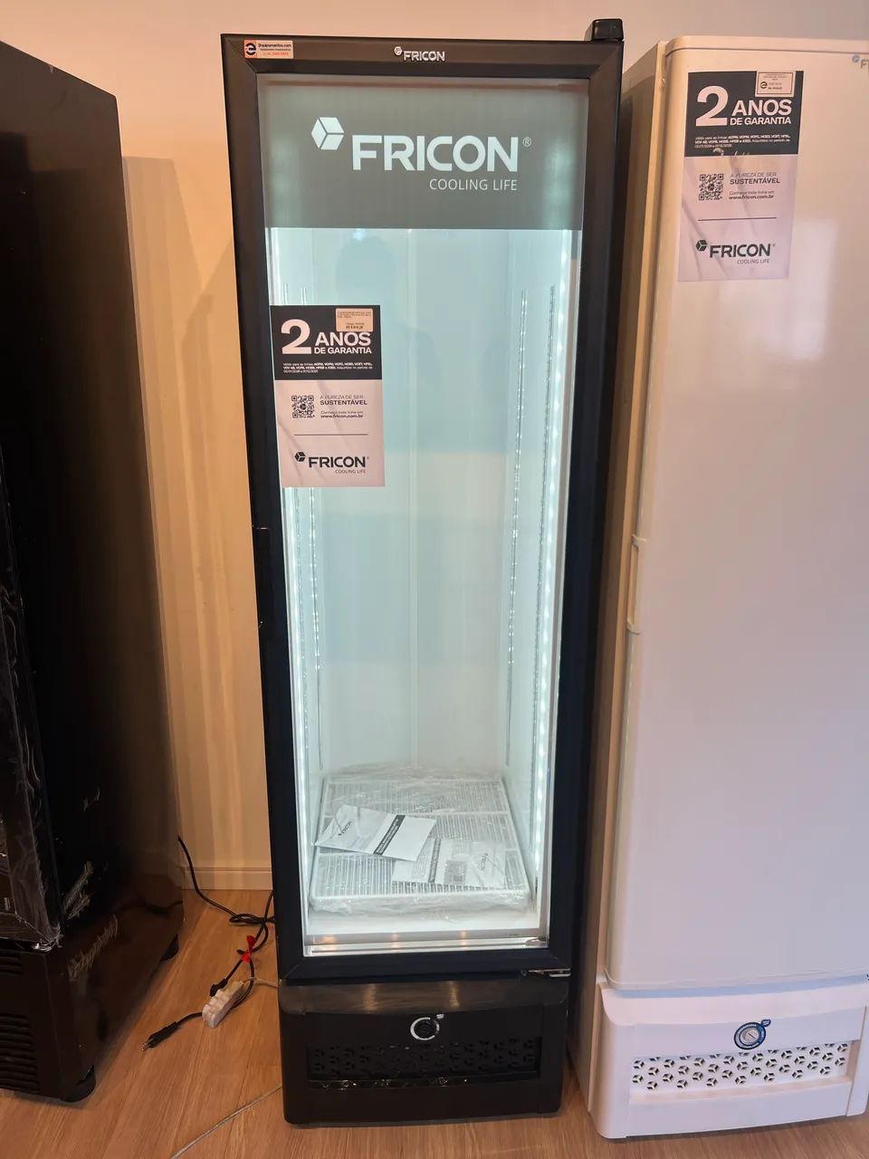 Freezer vertical expositor congelados 284L Slim - Fricon 