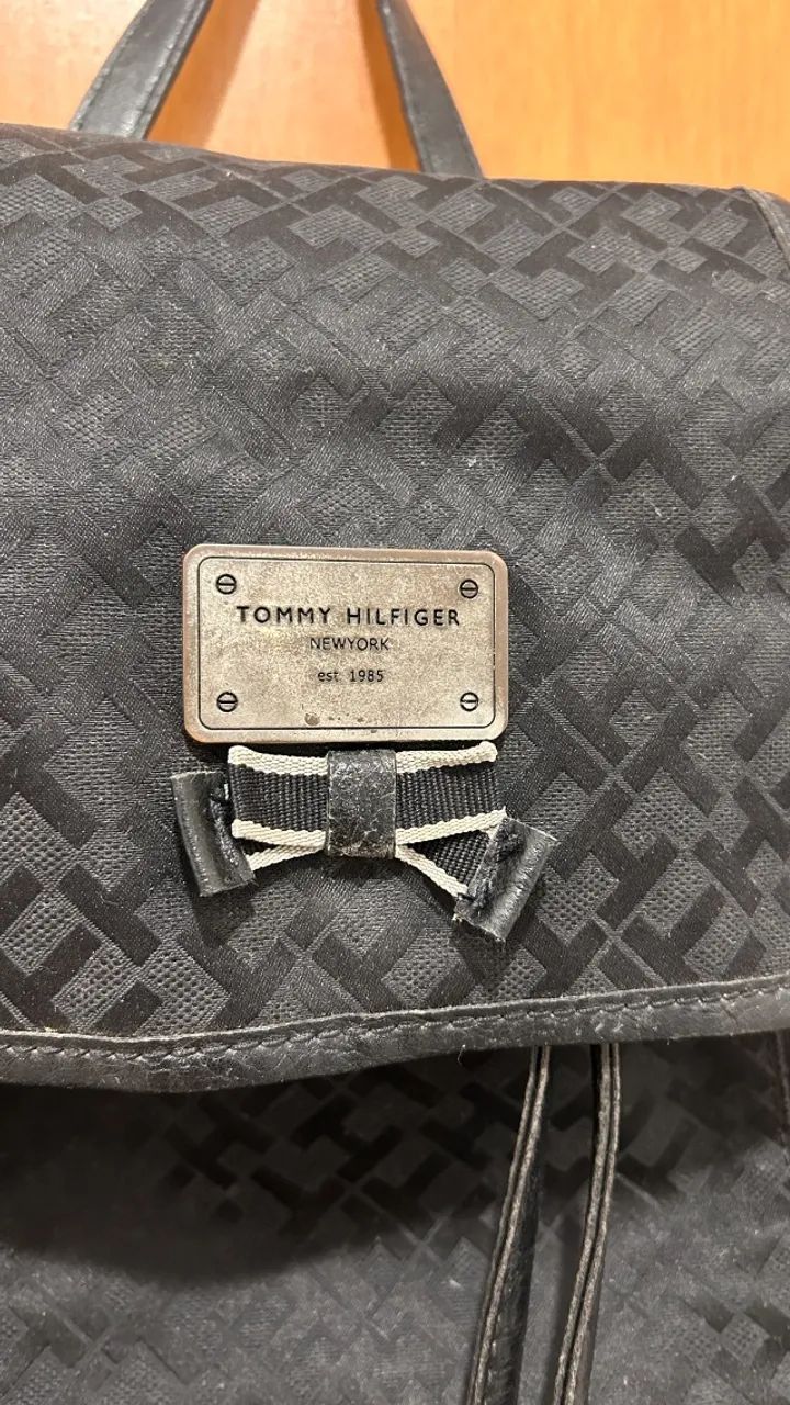 Bolsa mochilinha Tommy Hilfiger - Foto 4