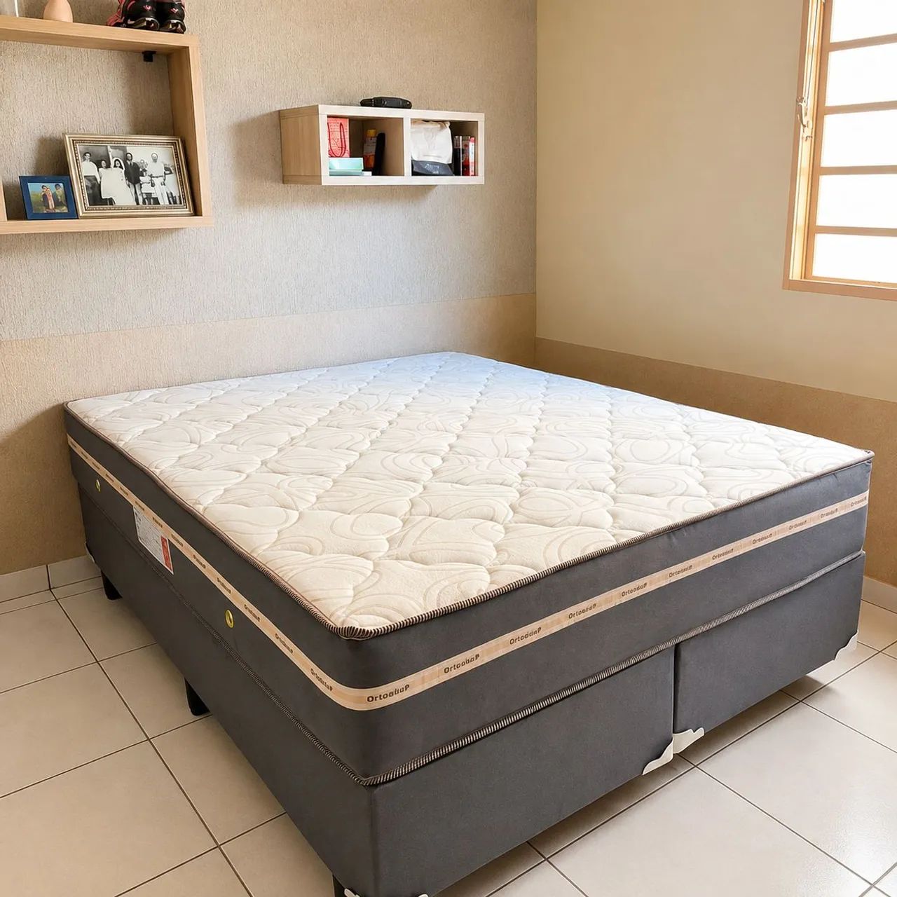 Cama Queen 1.58x1.98m - Cinza 
