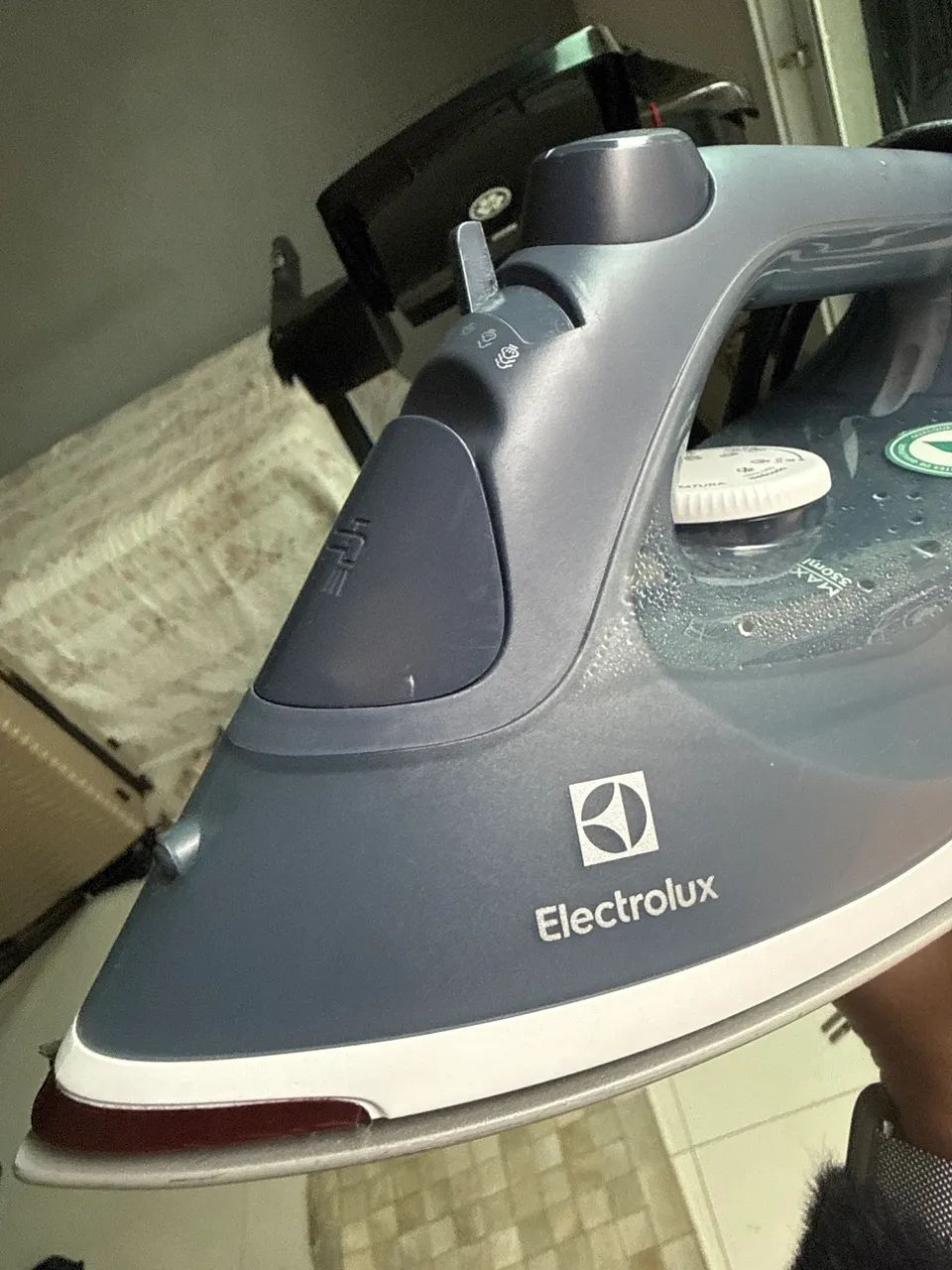 Ferro de passar roupa Electrolux  - Foto 3