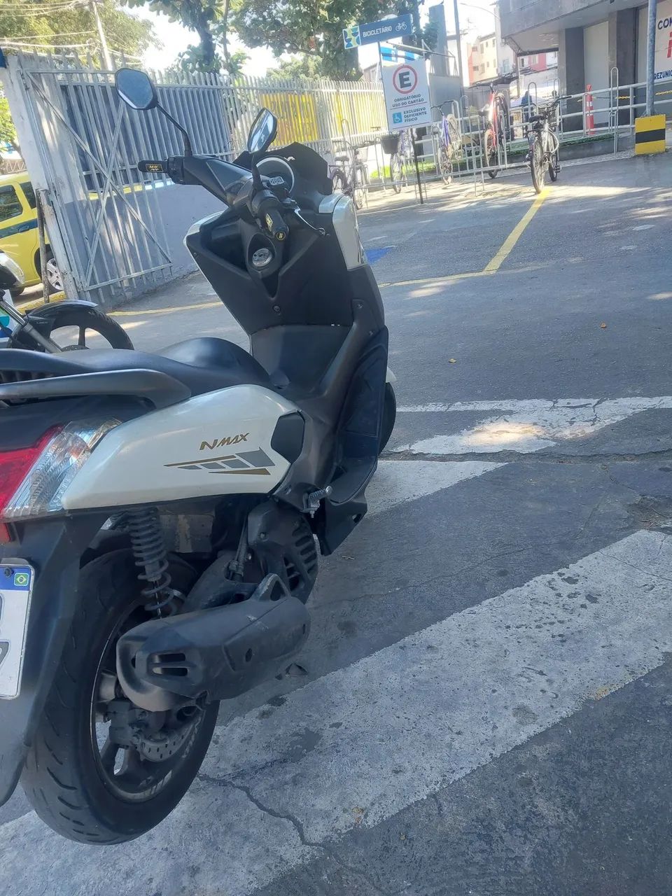 NMAX 160 ABS - Foto 3