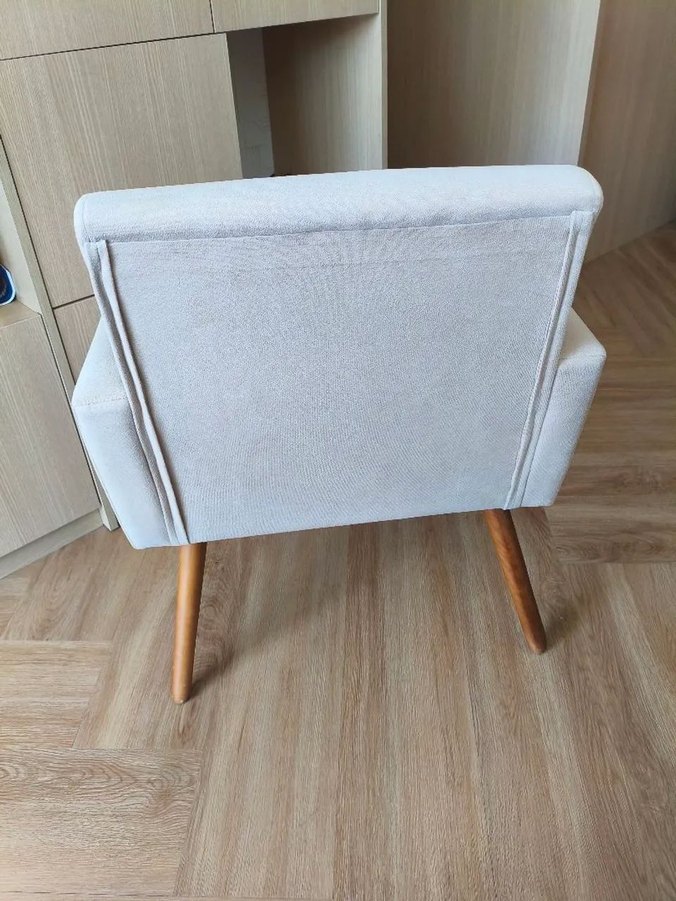 Poltrona decorativa off white, tecido suede, USADA. - Foto 4