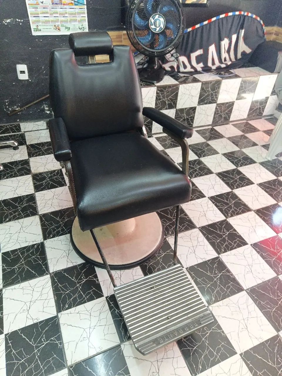 Cadeira de barbeiro ferrante antiga  - Foto 4