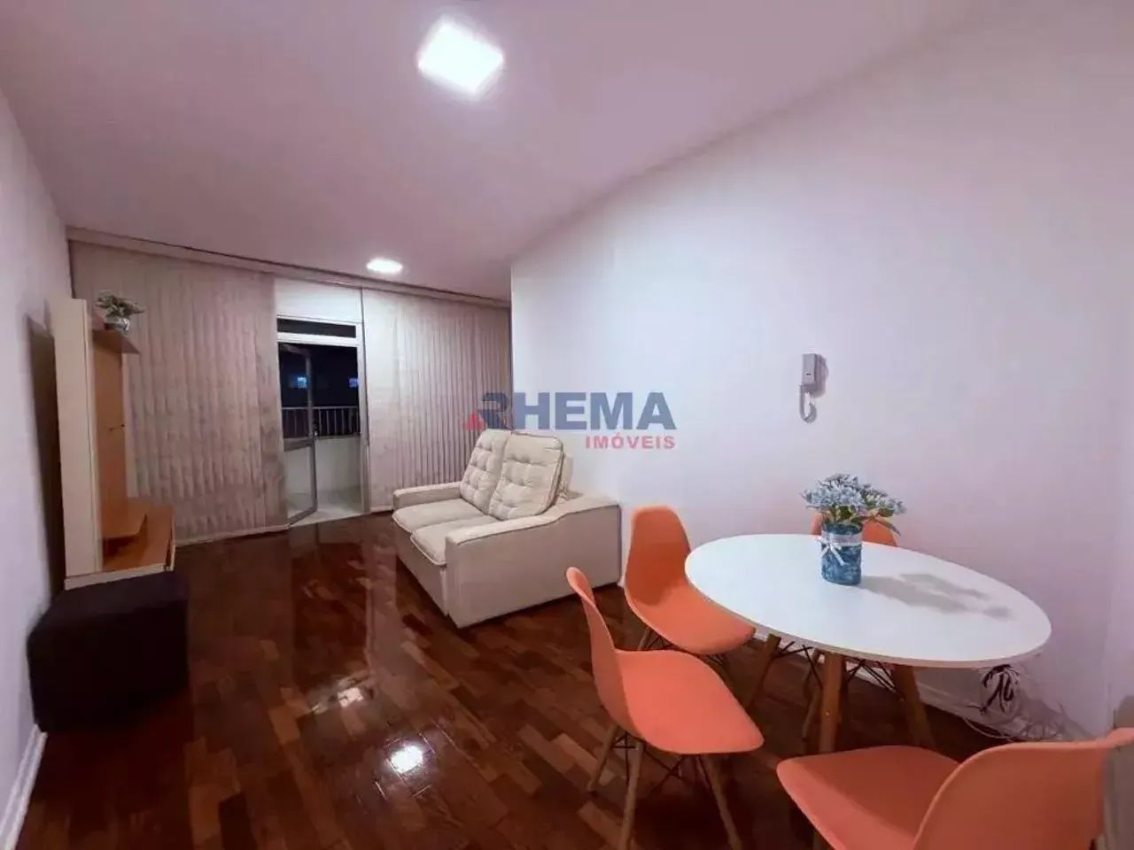 Imóvel com  2 dormitórios e garagem demarcada  em Gonzaga - Santos - SP - Foto 2