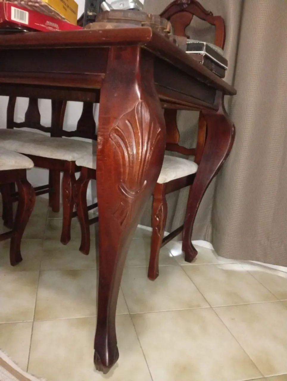COMBO - Mesa com 6 cadeiras + poltrona com puf + sofá enorme  - Foto 3