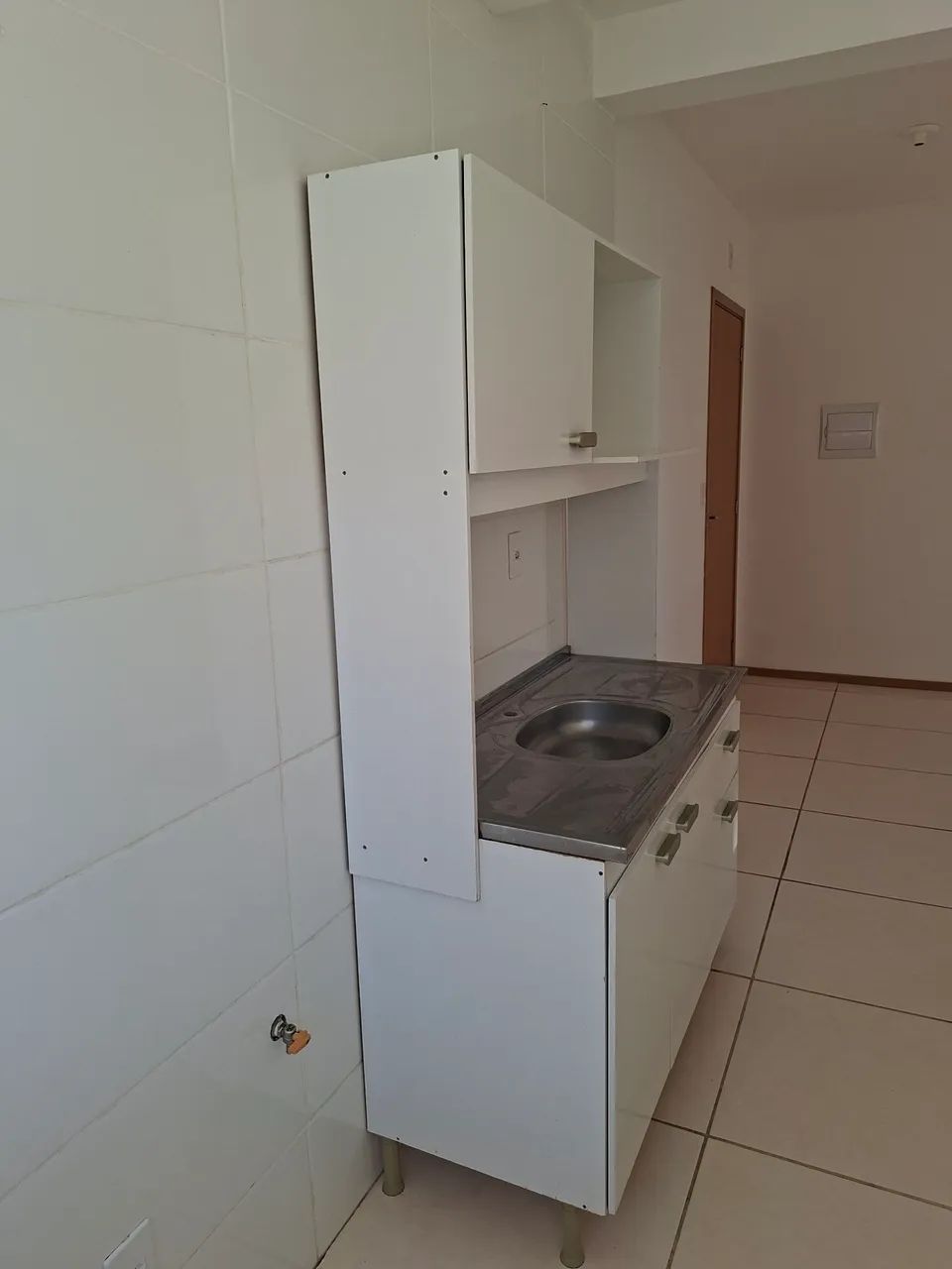 Móvel de cozinha e balcão de pia