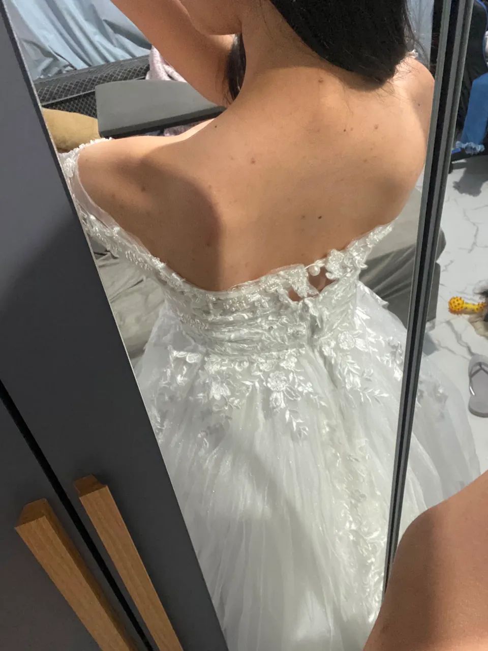 Vestido de Noiva Branco com Renda, Pérolas e Aplicações - P/M - Foto 5