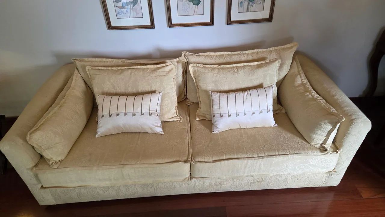 Sofá Clássico Bege-Champanhe em Tecido Jacquard. Elegante e Confortável. 3 lugares - Foto 5