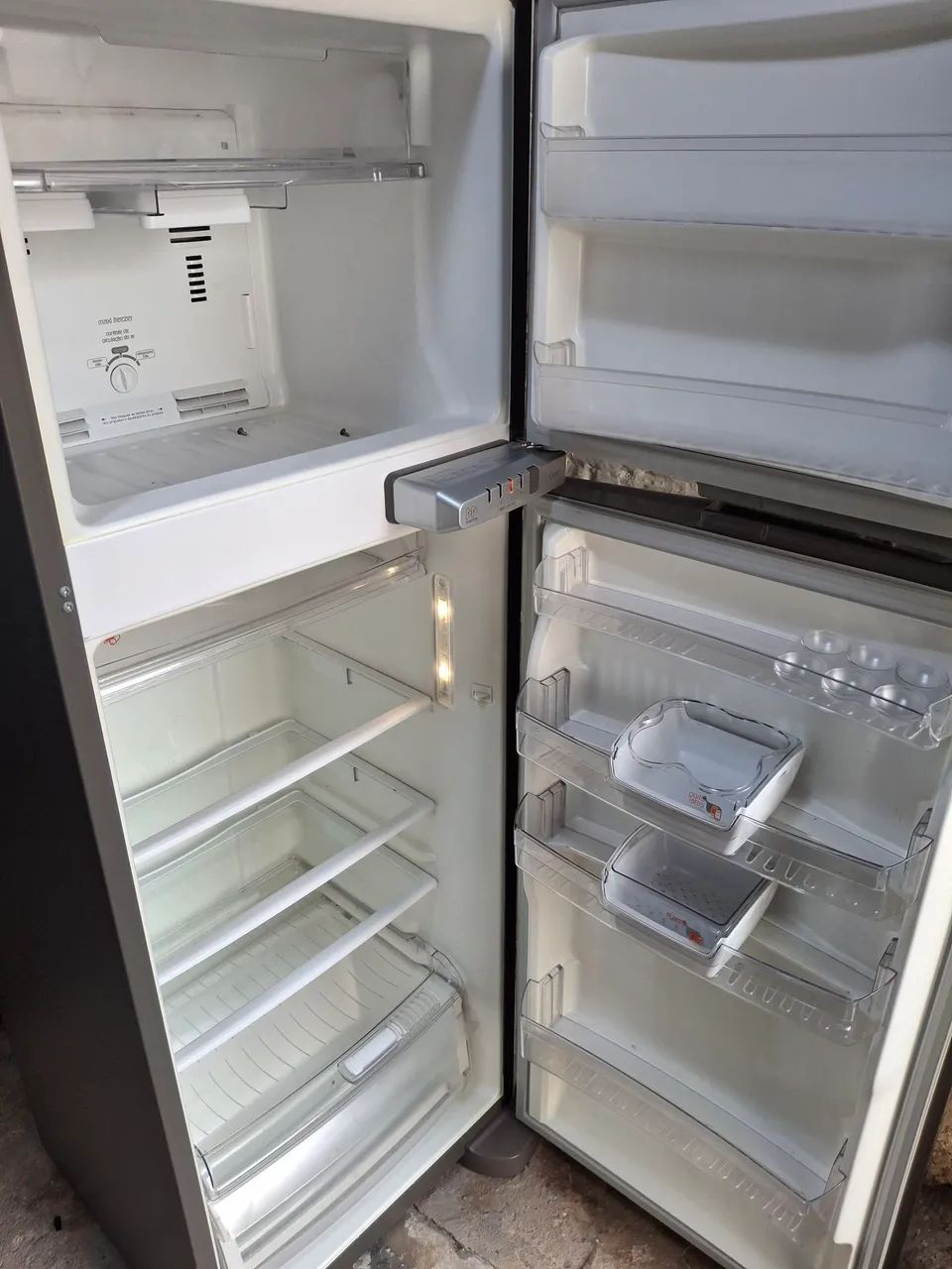 Geladeira semi nova 220v - Foto 4