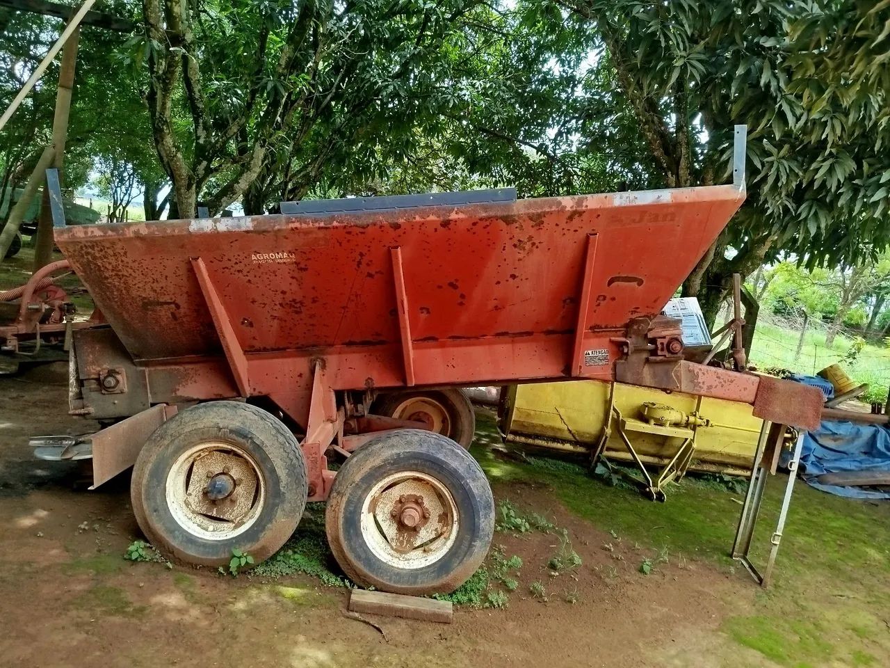 Lançador de Calcário 