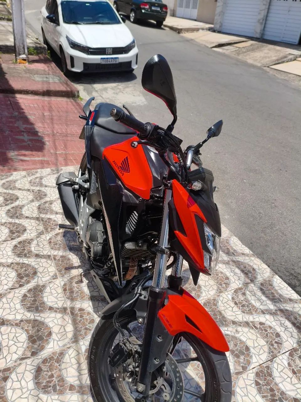 CB Twister 300f Vermelha  - Foto 3