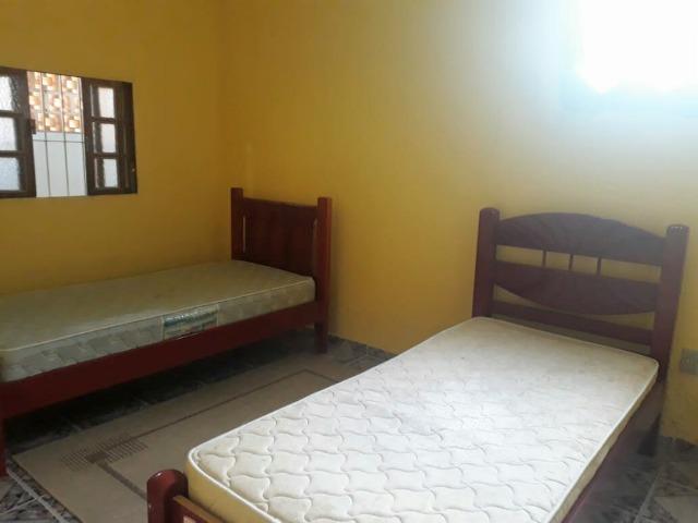 Vendo duas casas completas no mesmo lote, aprox. 700 metros da praia - Foto 5