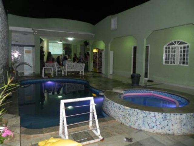 Samuel Pereira oferece: Casa RK 3 Suites Antares Sobradinho Piscina Aquecida Sauna Churras