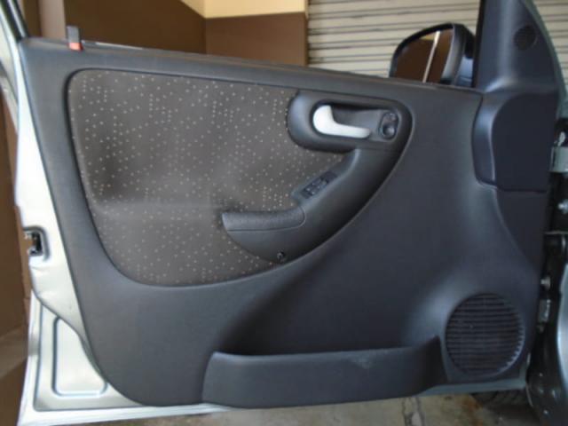 CHEVROLET CORSA HATCH PREMIUM 1.4 8v 4P - Foto 9