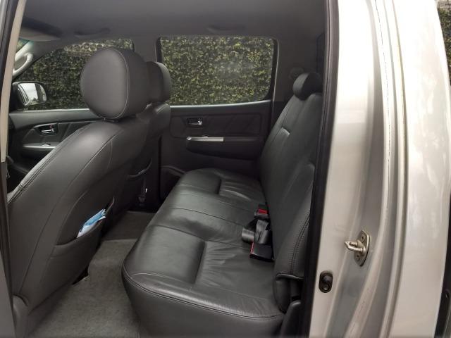 Toyota Hilux 3.0 SRV 4X4 CD 16v Turbo Itercooler, 171cv, cor prata, ano 2012 - Foto 10