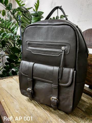 Mochila de couro legítimo masculina