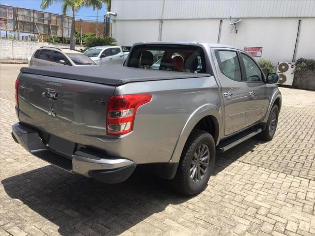 MITSUBISHI L200 TRITON 2.4 16V TURBO DIESEL SPORT HPE-S CD 4P 4X4 AUTOMÁTICO - Foto 3