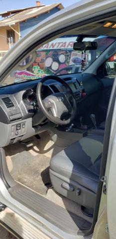 Hilux Srv 2.7 4x4 - Foto 8