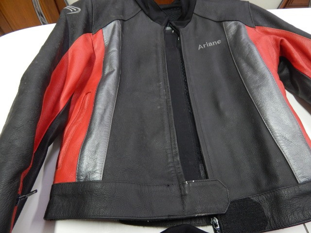 roupa feminina para moto esportiva