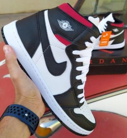 Bota Nike Jordan Feminina e Masculina/Botinha para treino/ Tênis de  academia - Roupas e calçados - Primeiro de Maio, Belo Horizonte 1009079235  | OLX