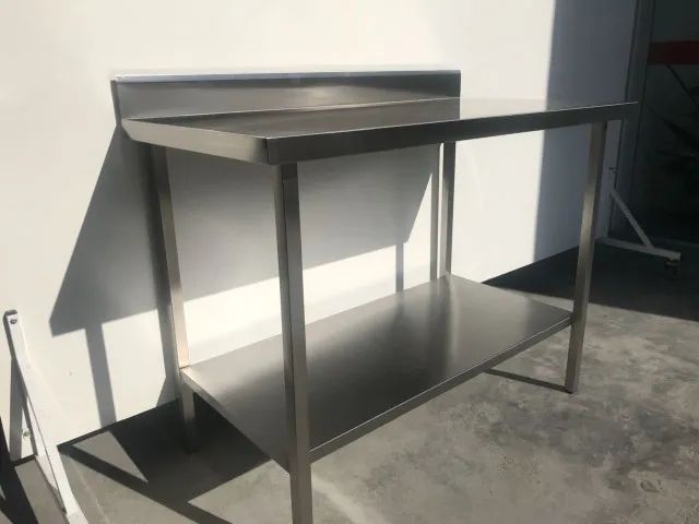 Mesa industrial nova com prateleira lisa - Foto 2