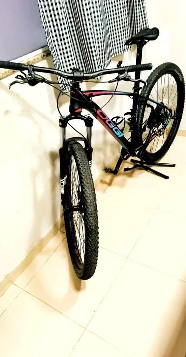 Bicicleta Oggi Mountain Bike  Tamanho 17 , 1X12 . Aro 29 .Pneus com Tubeless zero .