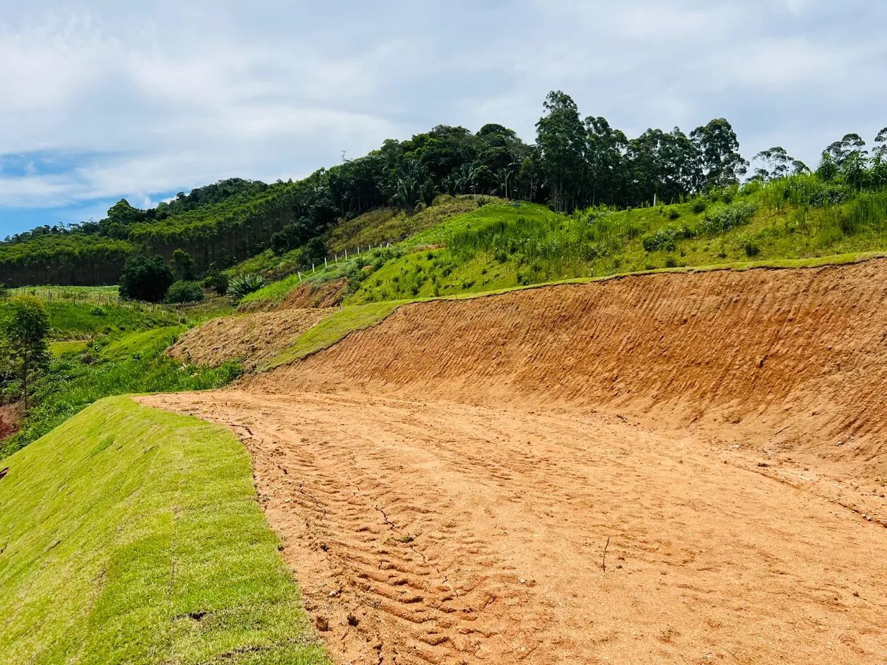Terreno com vista espetacular em condomínio fechado, alto padrão. - Foto 6