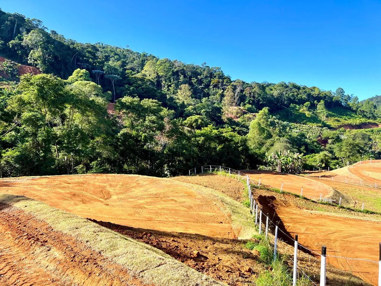 Santa Teresa, lindos terrenos em condominio fechado a 2 km do asfalto - Foto 9