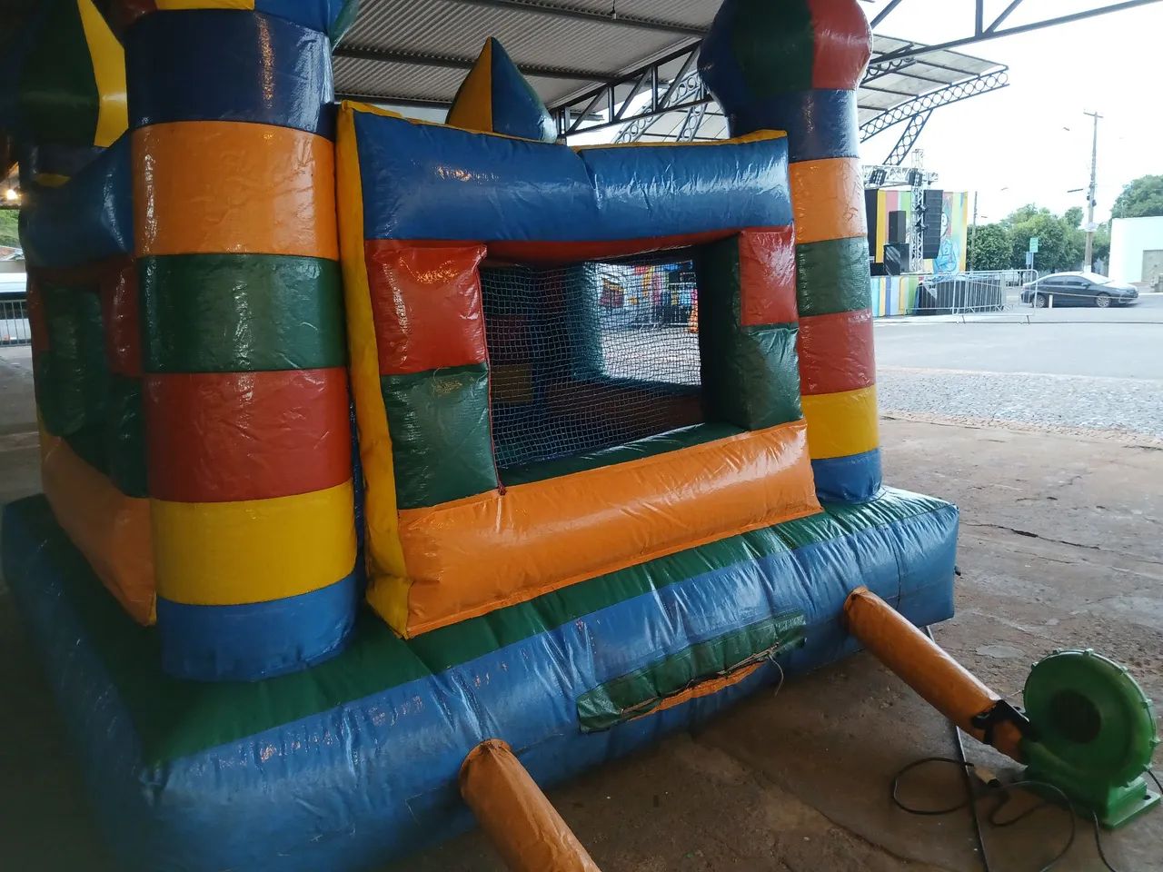 Vendo Castelinho pula pula om motor - Foto 2