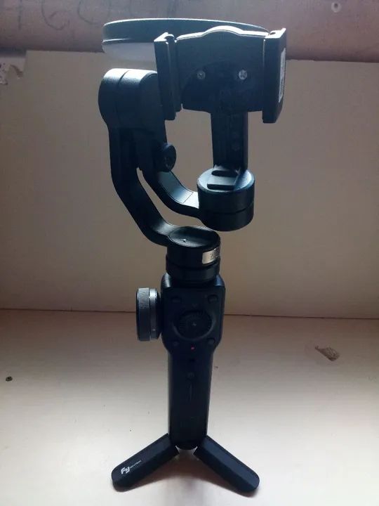 Gimbal Estabilizador zhiyun smoth 4