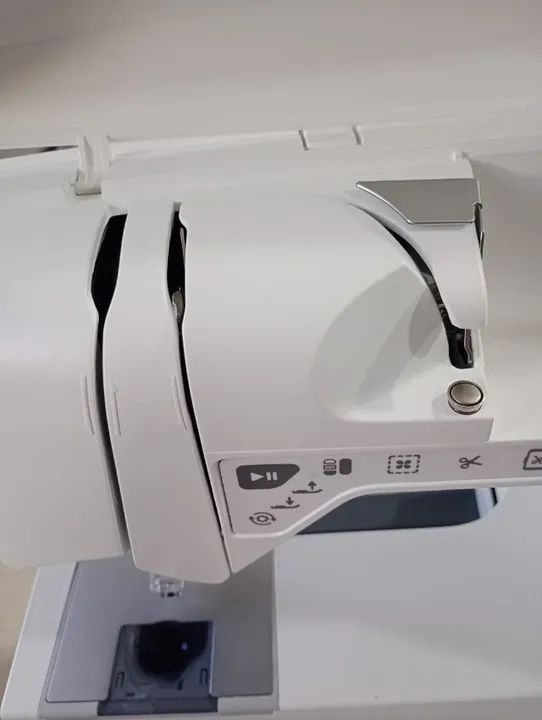 Máquina de bordar Singer EM9305. Nova. - Foto 5