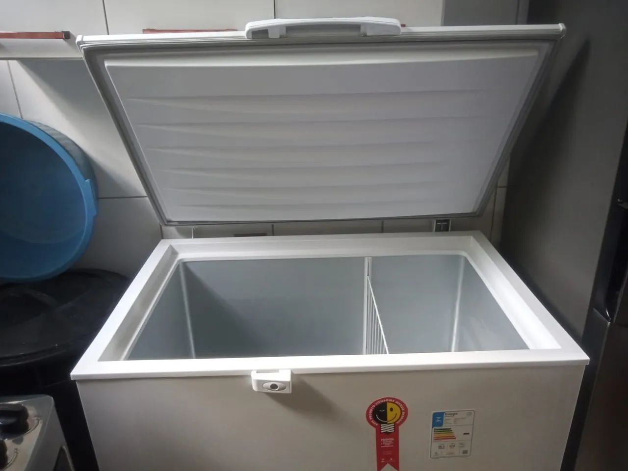 Freezer Horizontal 180 Litros - Conservando seus alimentos com qualidade - Foto 2