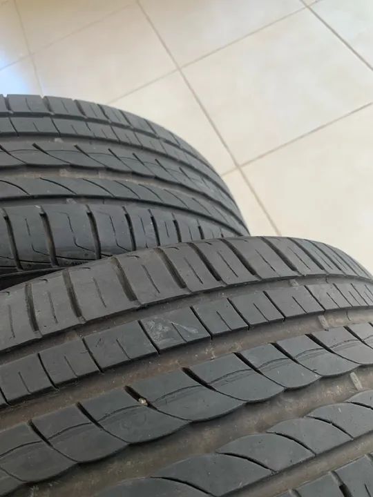 02 Pneus  Pirelli P7 255/40/R18 RF 95 Y