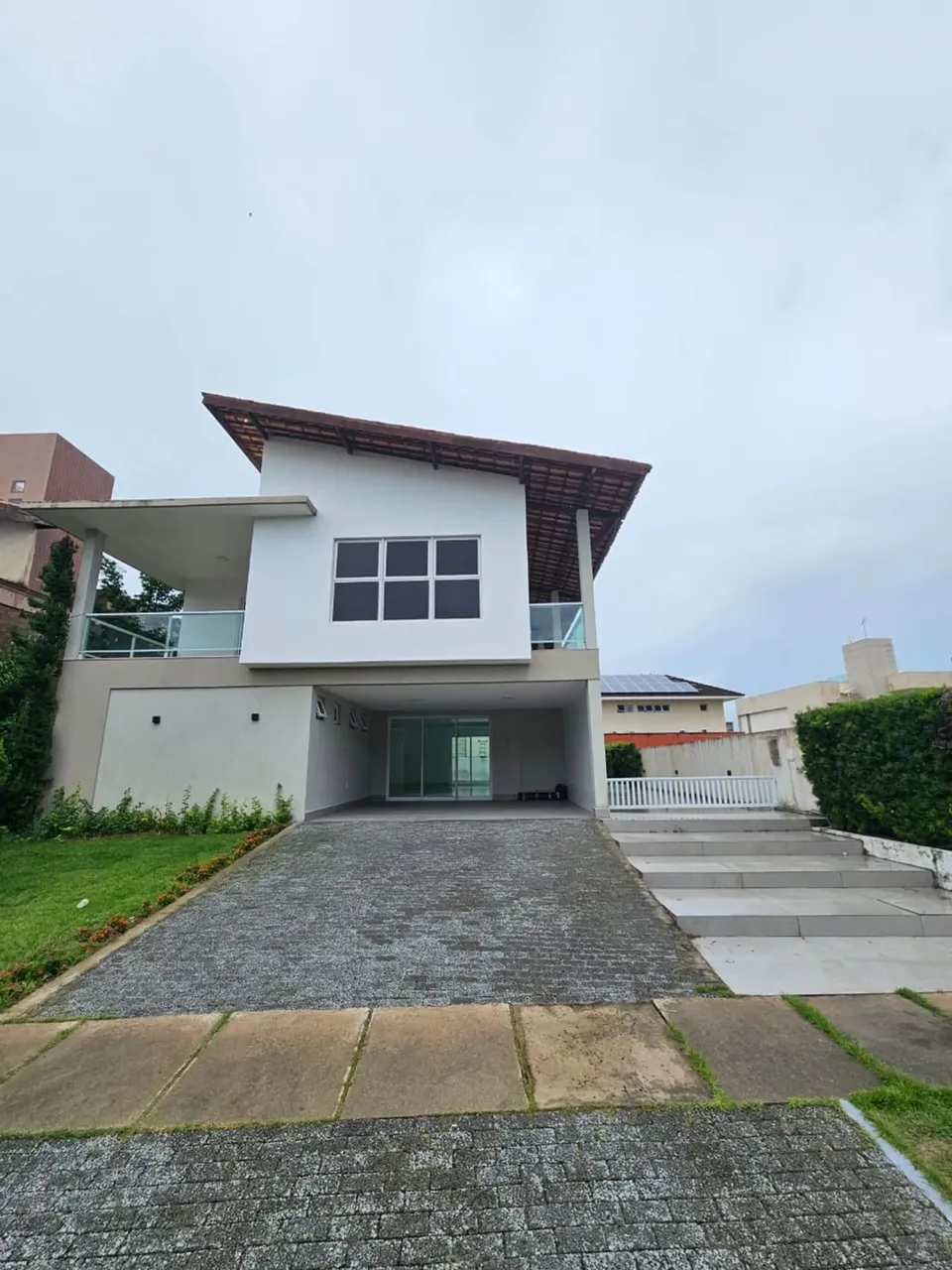 Alugo casa em condomínio fechado no portal do sol