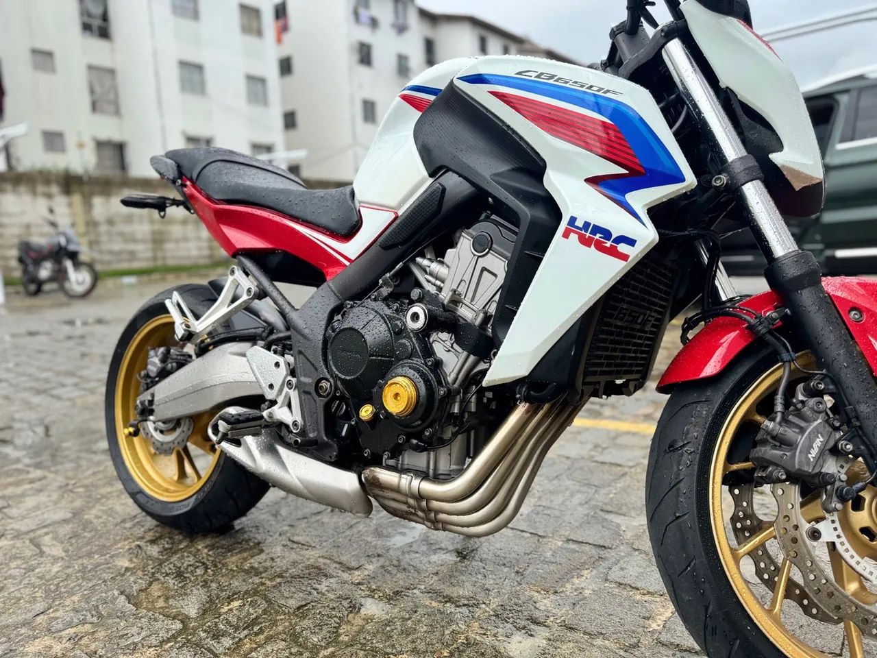 Honda CB650F - Pneus Novos e Revisada - Foto 4