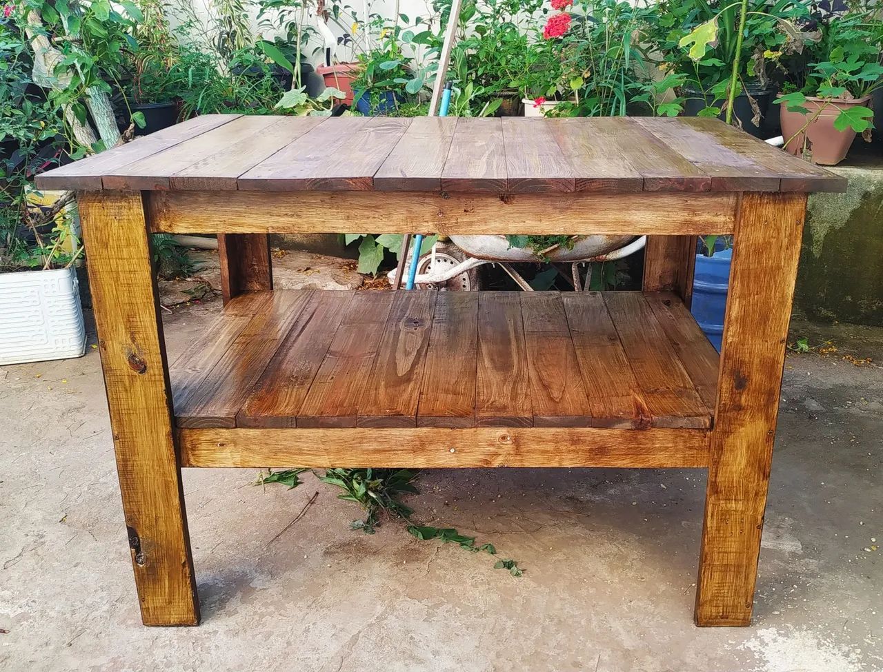 Mesa rústica com prateleira (MODELO POR ENCOMENDA)