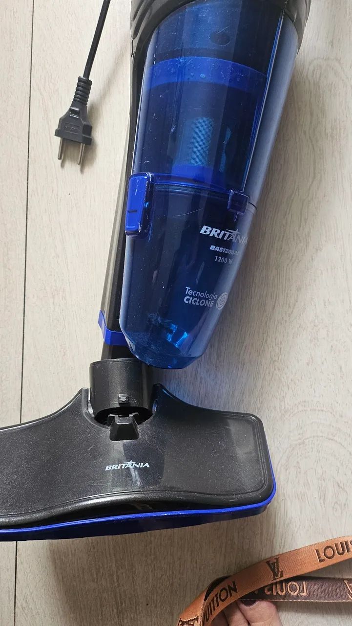 Aspirador de Pó Britânia 1200W Ciclone 220v