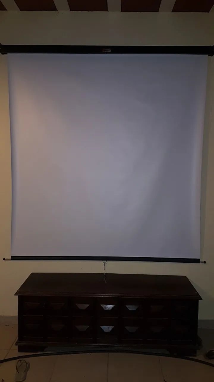 Tela Retrátil para Projetor