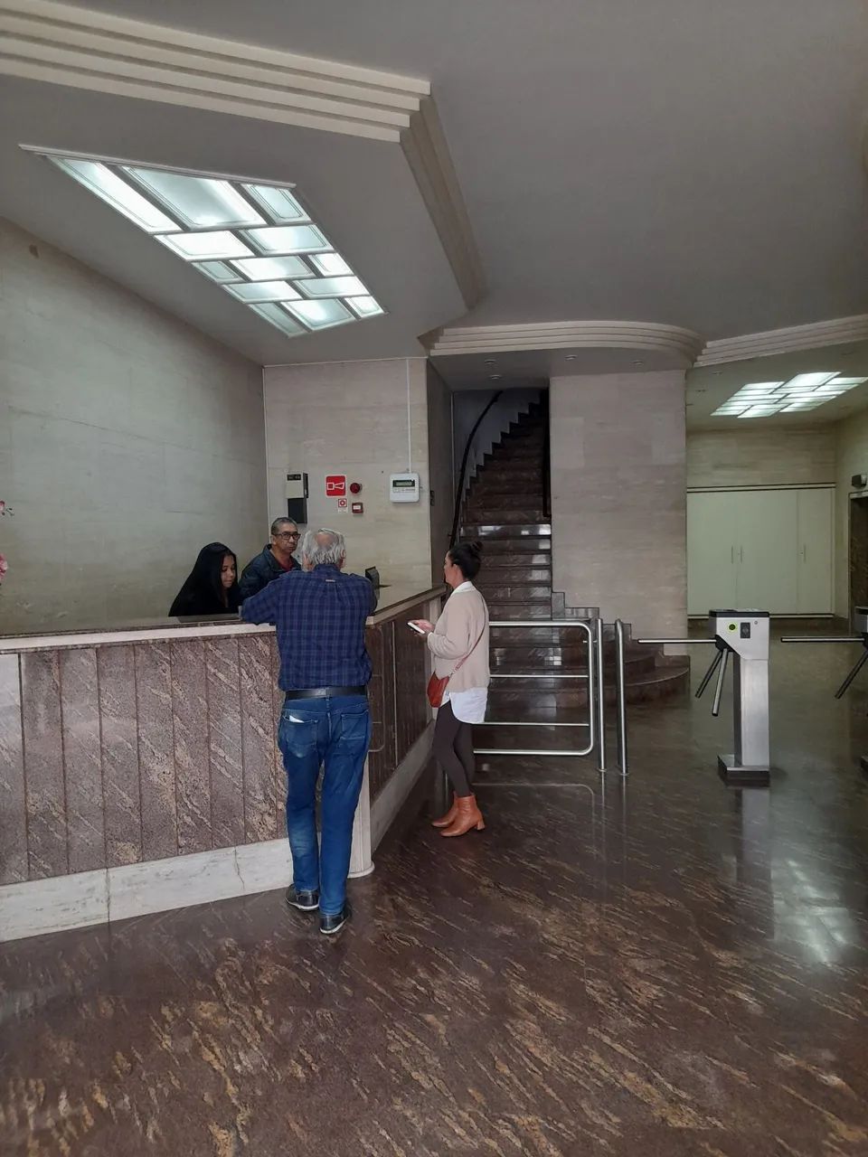 Vendo uma sala comercial avenida nove de julho no40  preço Pará vender rápido  - Foto 2