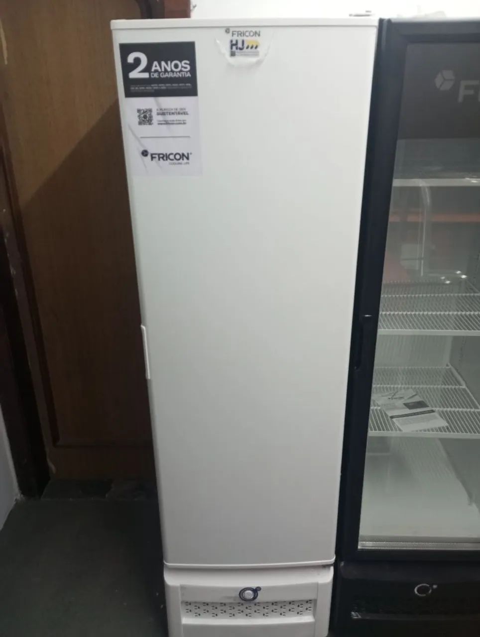 NZ. Freezer vertical 284L porta cega FRICON 