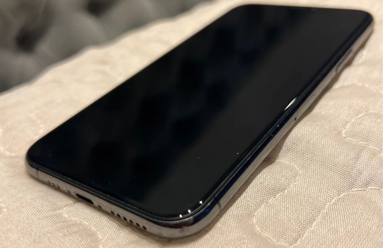 iPhone 11 Pro ótimo estado, sem arranhões