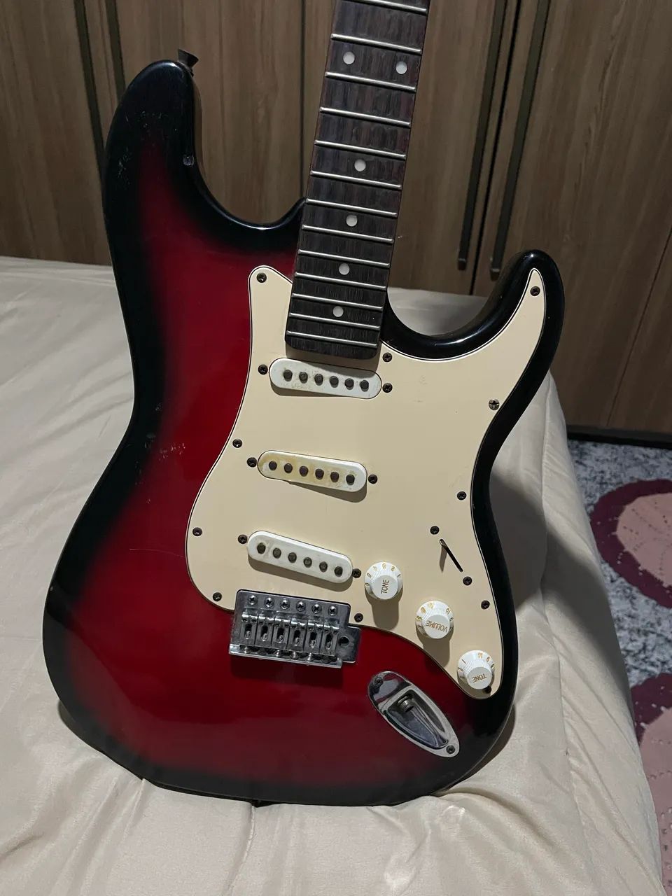 GUITARRA STRATOCASTER - Foto 2