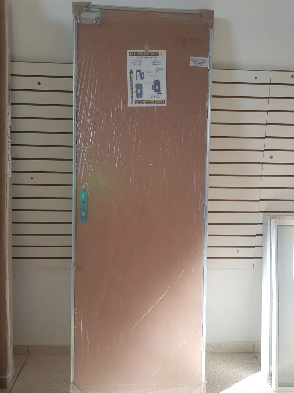 Porta madeira com batente aluminio 70×2,10
