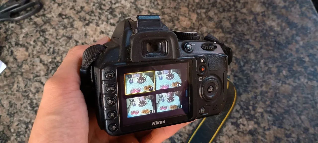 Câmera DSLR Nikon D3100 com lente 18-55mm, carregador e cabo USB - Foto 2