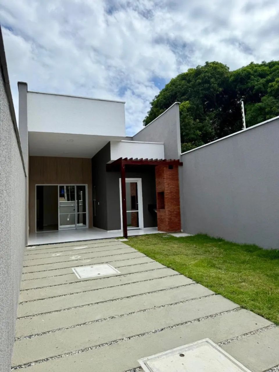 Casa com três suítes  - Caucaia - 120m²