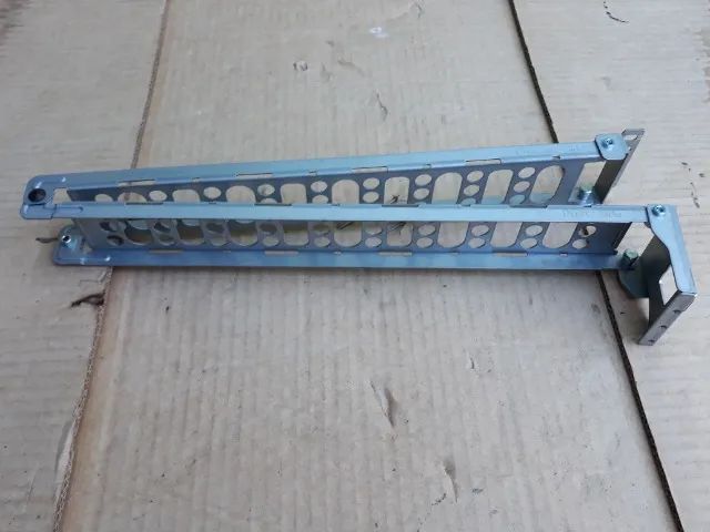 Braço de gerenciamento de cabos64307864694019122