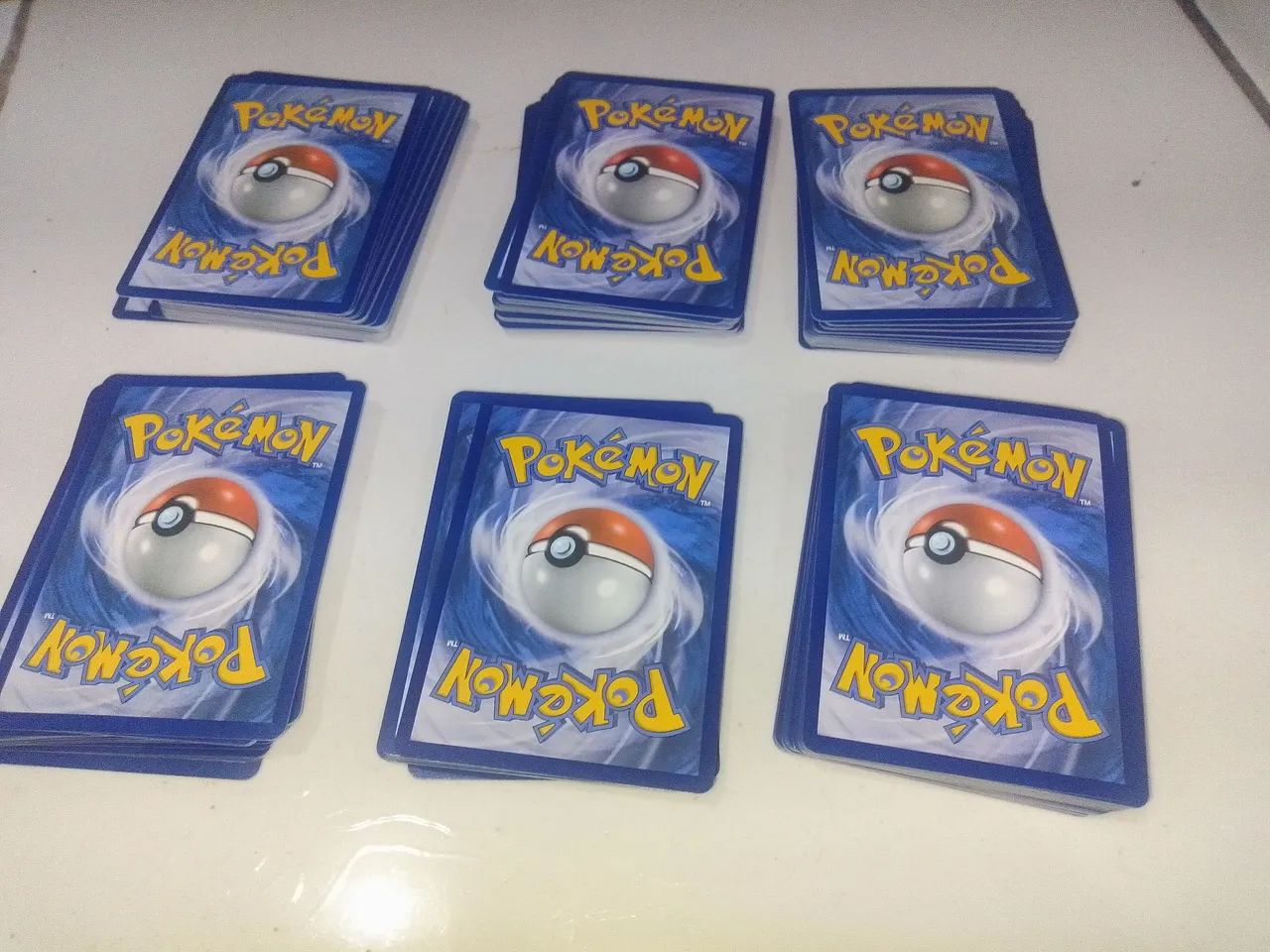 Lote cartas pokémon original bem conservada pra jogar e colecionar 100 unidades  - Foto 4