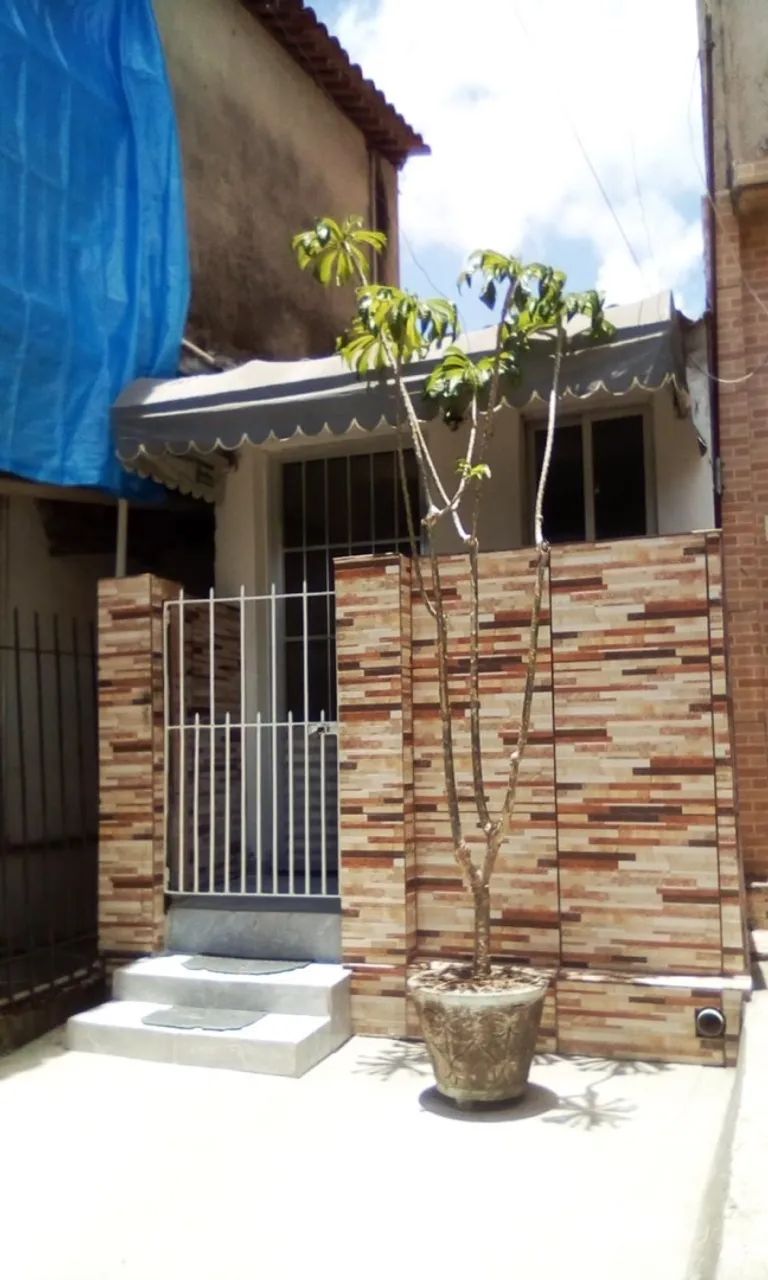 Casa pra alugar em cavaleiro 450,00 