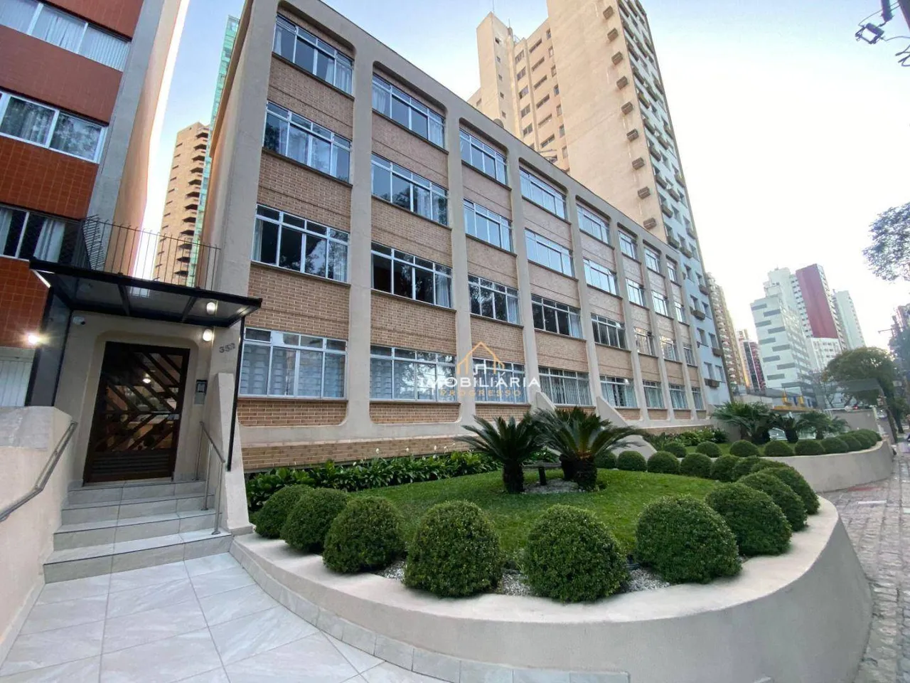 Apartamento com 3 dormitórios para alugar, 98 m² por R$ 3.129,53/mês - Água Verde - Curiti